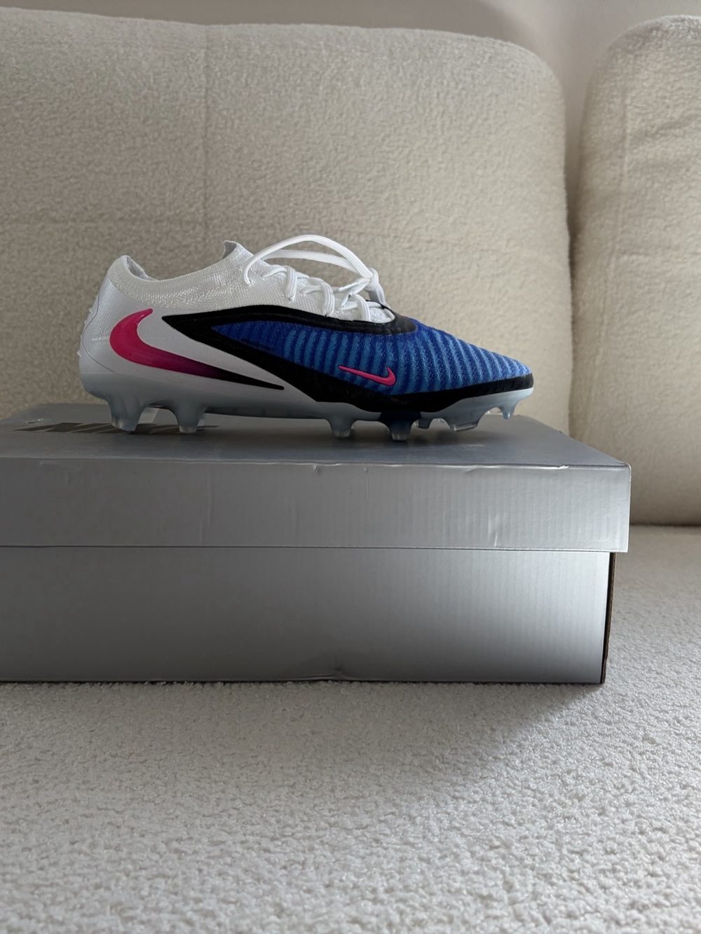 Nike Phantom 6 Elite Men’s size 7 (BRAND NEW)